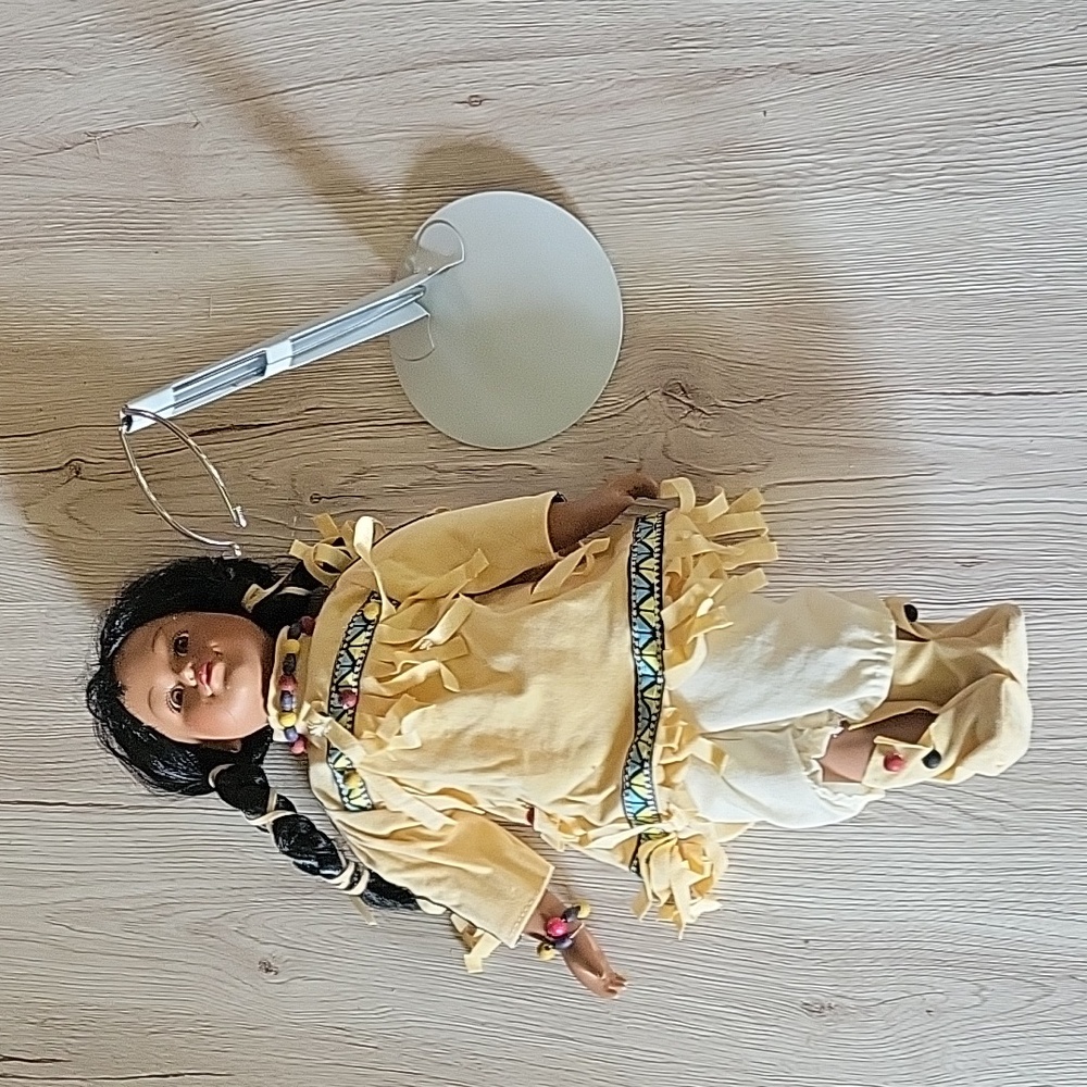 Porcelain Indian doll - Picture 1 of 2